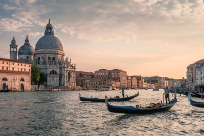 Ti porto in viaggio: Venezia. Toccata e fuga o due giorni romantici?