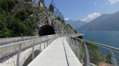 Pista ciclabile più affascinante d'Europa sul Lago di Garda