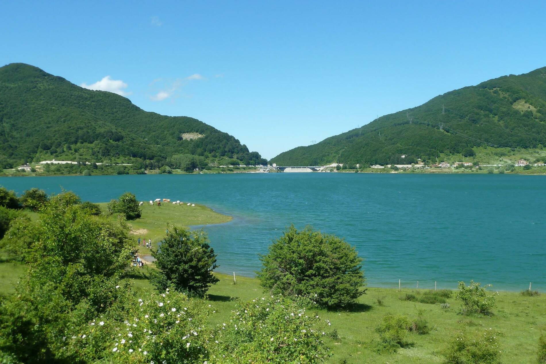 campotosto lake lago laquila