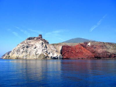 La mini Giraglia, l’isola di Capraia in barca a vela in maggio